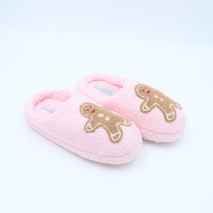 ⁦حفاية فرو بتصميم رسمة طفل بني للنساء لون زهري⁩ - الصورة ⁦2⁩