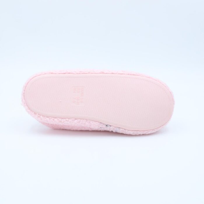 ⁦حفاية فرو بتصميم رسمة طفل بني للنساء لون زهري⁩ - الصورة ⁦5⁩