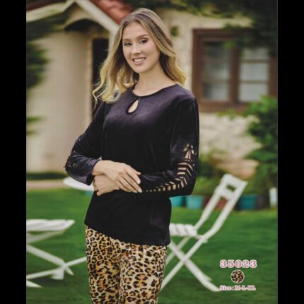 بجامة قطعتين للنساء