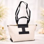 ⁦حقيبة كتف ستاتية لون بيج و اسود⁩ - الصورة ⁦2⁩