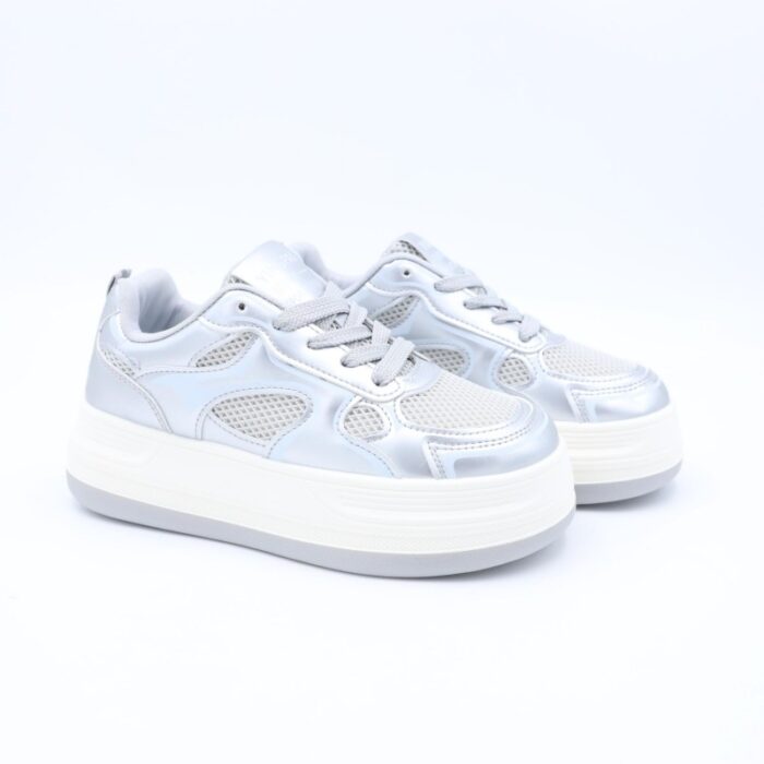 ⁦بوت رياضي جلد نعل عريض للنساء لون ابيض وسكني⁩ - الصورة ⁦2⁩