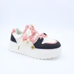 ⁦بوت رياضي جلد نعل عريض للنساء لون ابيض واسود⁩ - الصورة ⁦2⁩