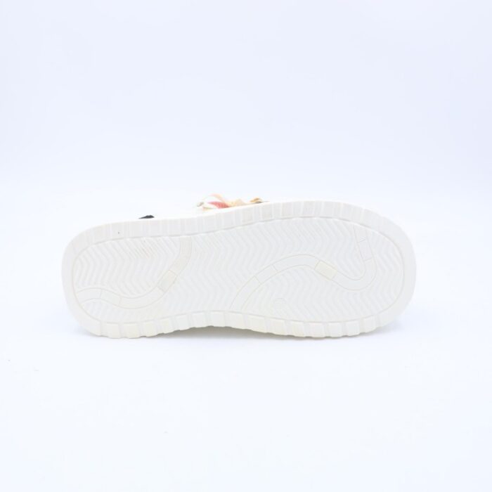 ⁦بوت رياضي جلد نعل عريض للنساء لون ابيض واسود⁩ - الصورة ⁦5⁩