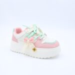 ⁦بوت رياضي جلد نعل عريض للنساء لون اوف وايت وزهري وازرق⁩ - الصورة ⁦3⁩