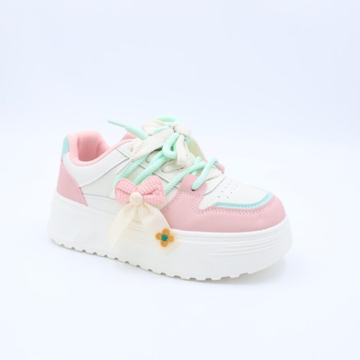 ⁦بوت رياضي جلد نعل عريض للنساء لون اوف وايت وزهري وازرق⁩ - الصورة ⁦3⁩