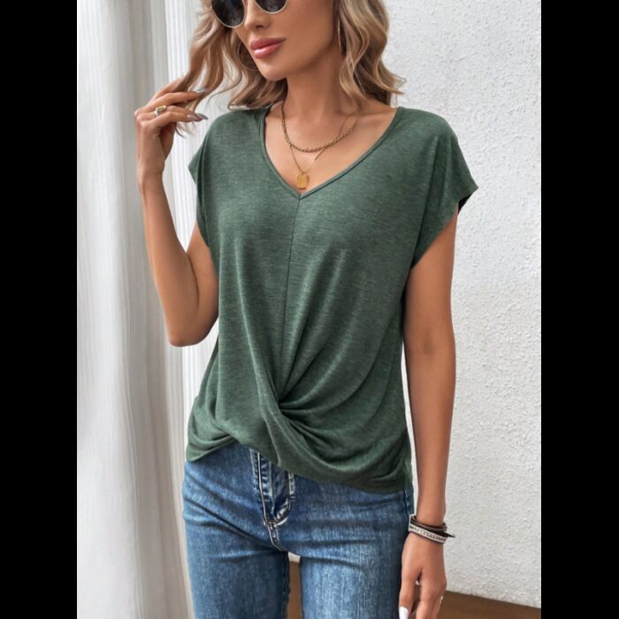 ⁦تيشيرت بنص كم للنساء لون اسود⁩ - الصورة ⁦2⁩