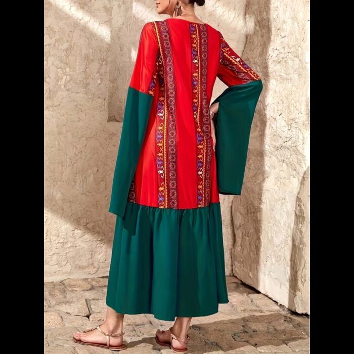 ⁦فستان بتصميم تراثي لون أحمر وأخضر⁩ - الصورة ⁦2⁩
