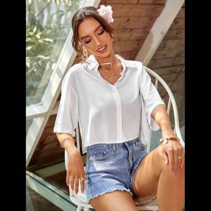 ⁦قميص ستاتي قصير لون ابيض⁩ - الصورة ⁦2⁩