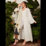 ⁦عباية مزخرفة دوار الشمس للنساء لون ابيض⁩ - الصورة ⁦4⁩