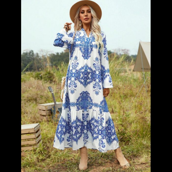 ⁦فستان نسائي بأكمام طويلة لون أبيض مزخرف أزرق⁩ - الصورة ⁦3⁩