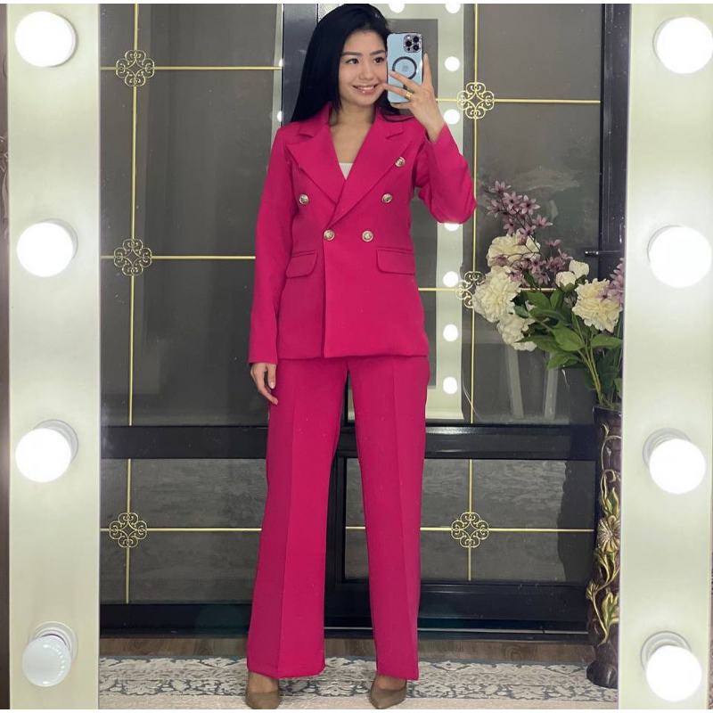 ⁦طقم رسمي جاكيت مع بنطلون للنساء لون فوشي⁩ - الصورة ⁦1⁩