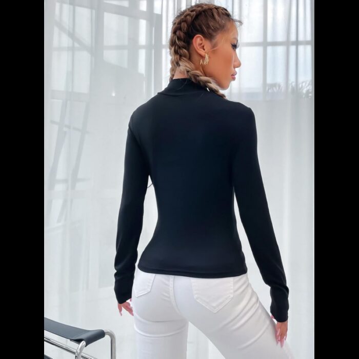 ⁦بلوزة بودي للنساء لون اسود⁩ - الصورة ⁦2⁩