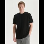 تيشيرت رجالي نص كم لون اسود