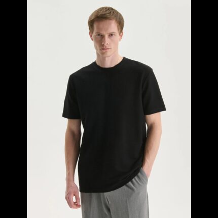 تيشيرت رجالي نص كم لون اسود