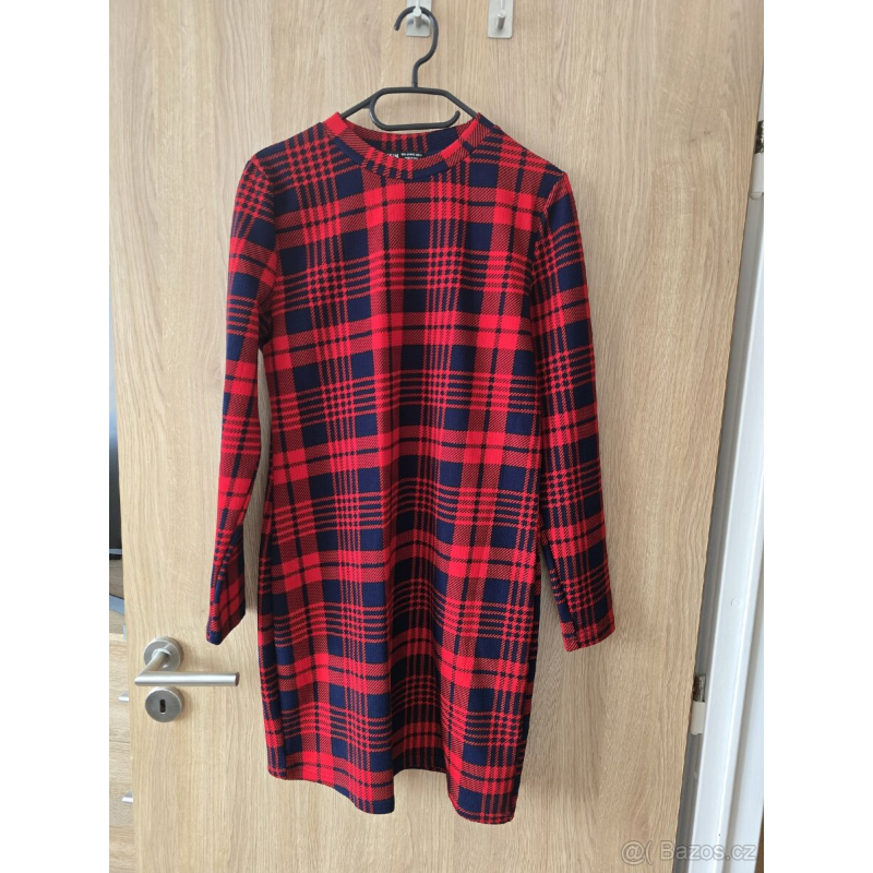 ⁦بلوزه ستاتي لون كحلي وأحمر كروهات⁩ - الصورة ⁦1⁩