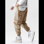 ⁦بنطلون بتصميم جيوب ولادي لون بيج⁩ - الصورة ⁦3⁩