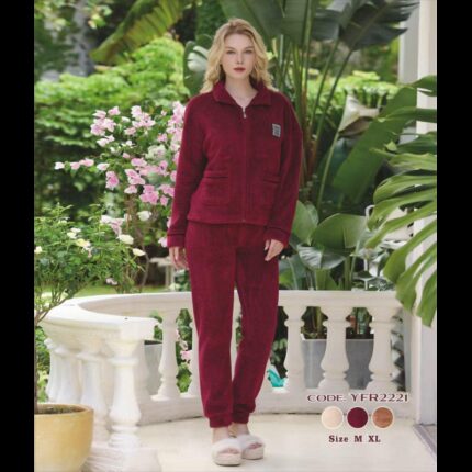 بجامة فرو نسائية بسحاب لون خمري