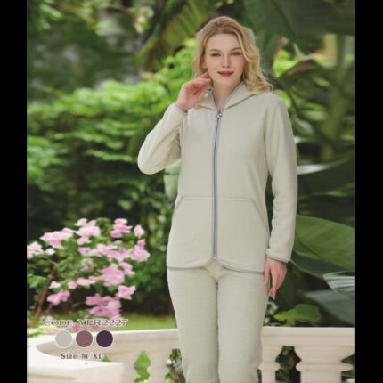 بجامة فرو نسائية بسحاب لون بيج