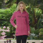 بجامة فرو نسائية بسحاب بتصميم كتابة Aged Years لون بنفسجي غامق