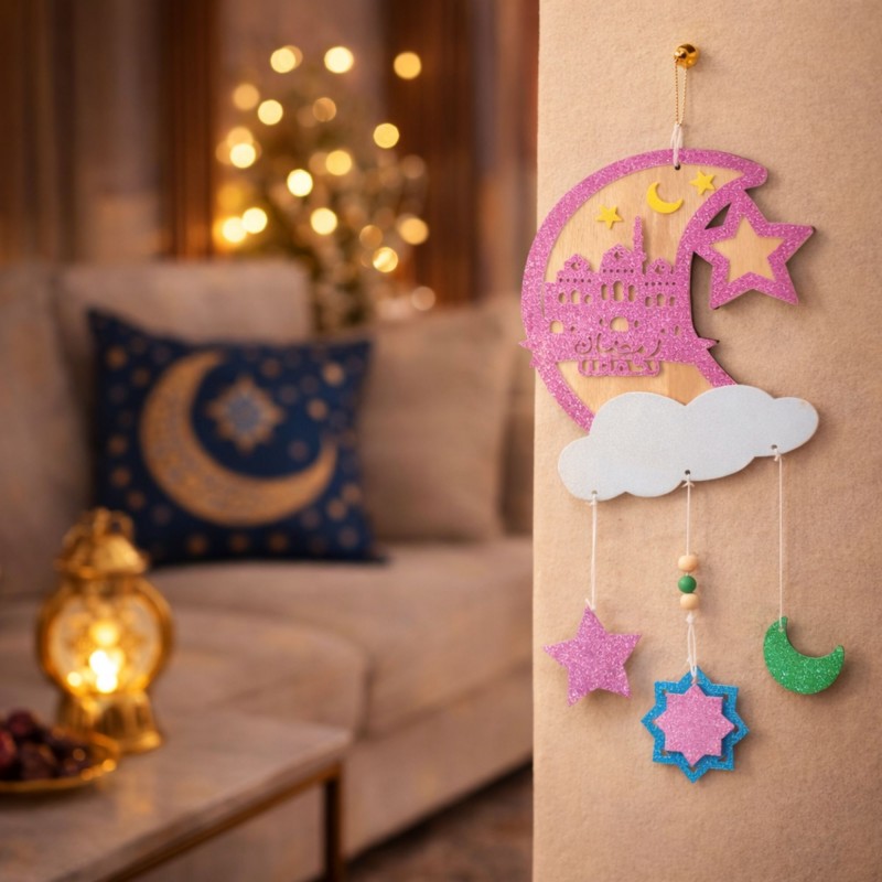 ⁦تعليقة خشب بتصميم هلال رمضان يجمعنا لون زهري طول 25 سم⁩ - الصورة ⁦1⁩