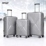 طقم شنط سفر 3 قطع بأحجام مختلفة لون رمادي فاتح