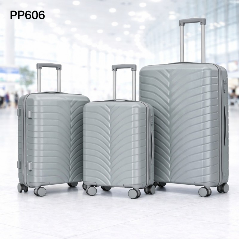 ⁦طقم شنط سفر 3 قطع بأحجام مختلفة لون رمادي فاتح⁩ - الصورة ⁦1⁩