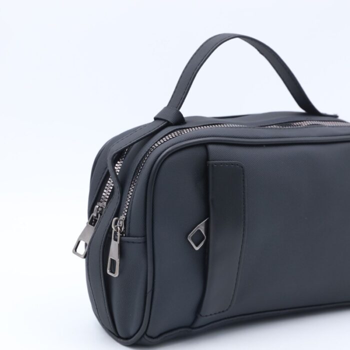 ⁦شنتة حقيبة شخصية جلد لون اسود⁩ - الصورة ⁦2⁩