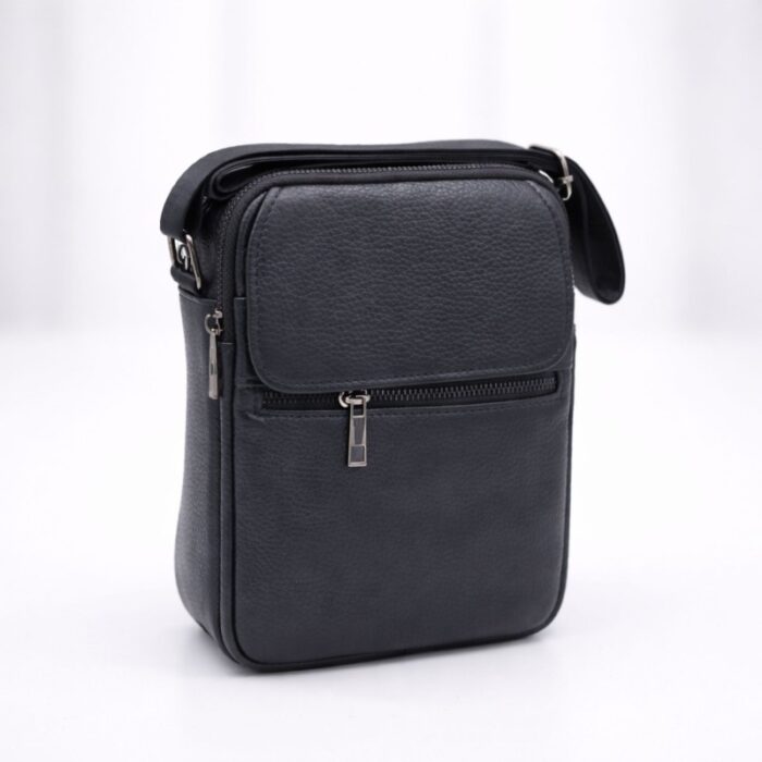 ⁦شنتة حقيبة كروس جلد 22×19سم لكلا الجنسين لون اسود⁩ - الصورة ⁦2⁩