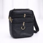 ⁦شنتة حقيبة كروس جلد 25×22 سم لكلا الجنسين لون اسود⁩ - الصورة ⁦2⁩