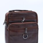 شنتة حقيبة كروس جلد 25×22 سم لكلا الجنسين لون بني