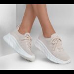 ⁦Skechers Women's BOBS B Flex Hi - Leveled Ground Shoes⁩ - الصورة ⁦3⁩