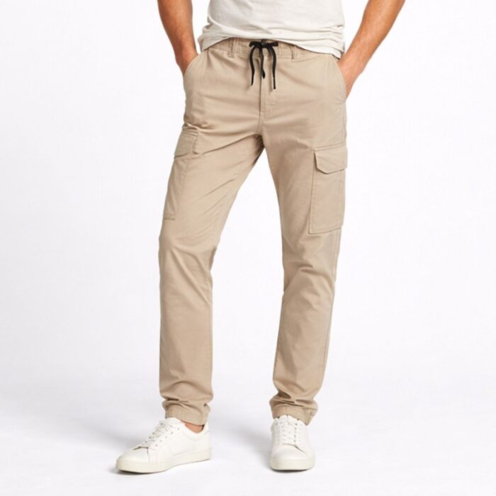 ⁦بنطلون رجالي قطن بتصميم جيوب جانبية لون بيج⁩ - الصورة ⁦2⁩