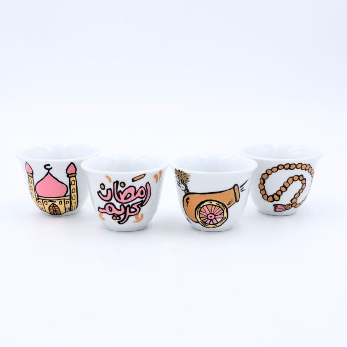 ⁦طقم فناجين ساده بتصميم رمضاني لون ابيض مكون من اربع قطع ( رسم يدوي )⁩ - الصورة ⁦2⁩